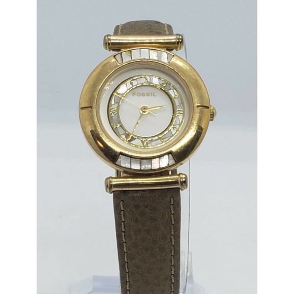 Fossil womens watch NEEDS A BATTERY